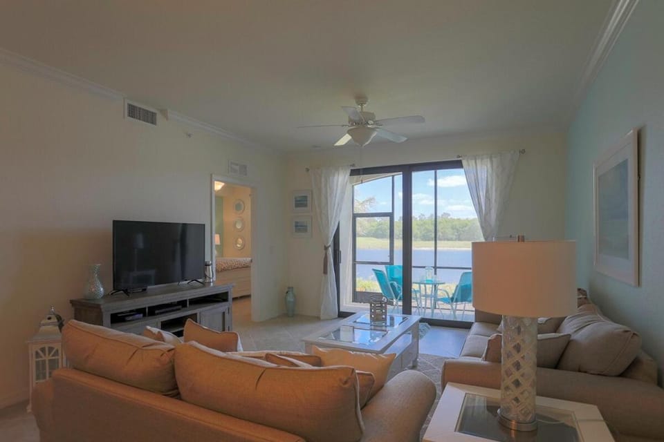 Living room, Seating area, Evening entertainment