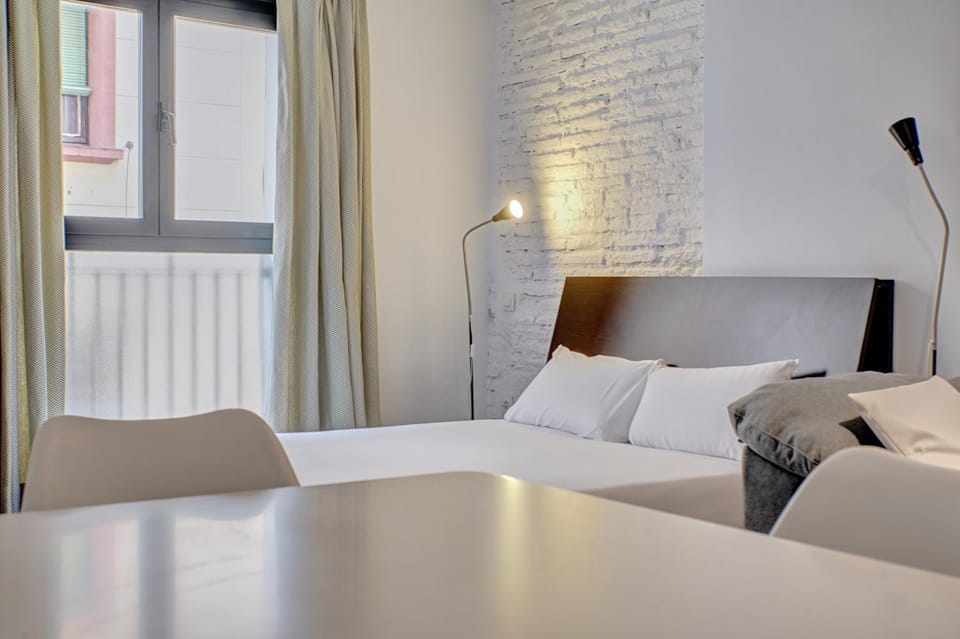 Bed, Photo of the whole room, Bedroom
