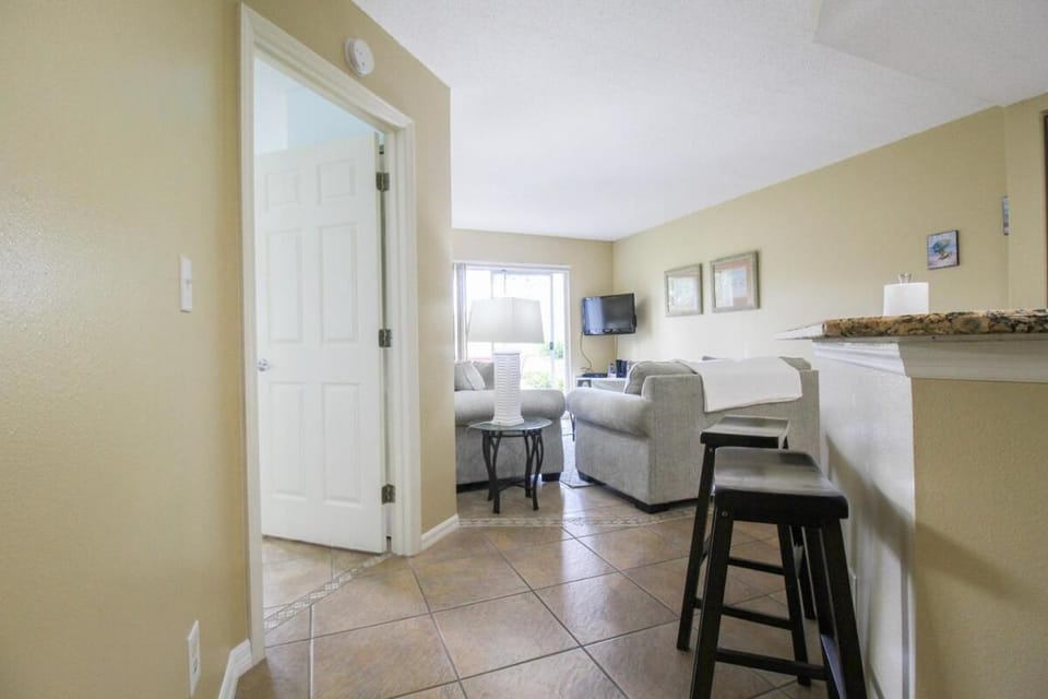 Kitchen or kitchenette, Living room, Seating area