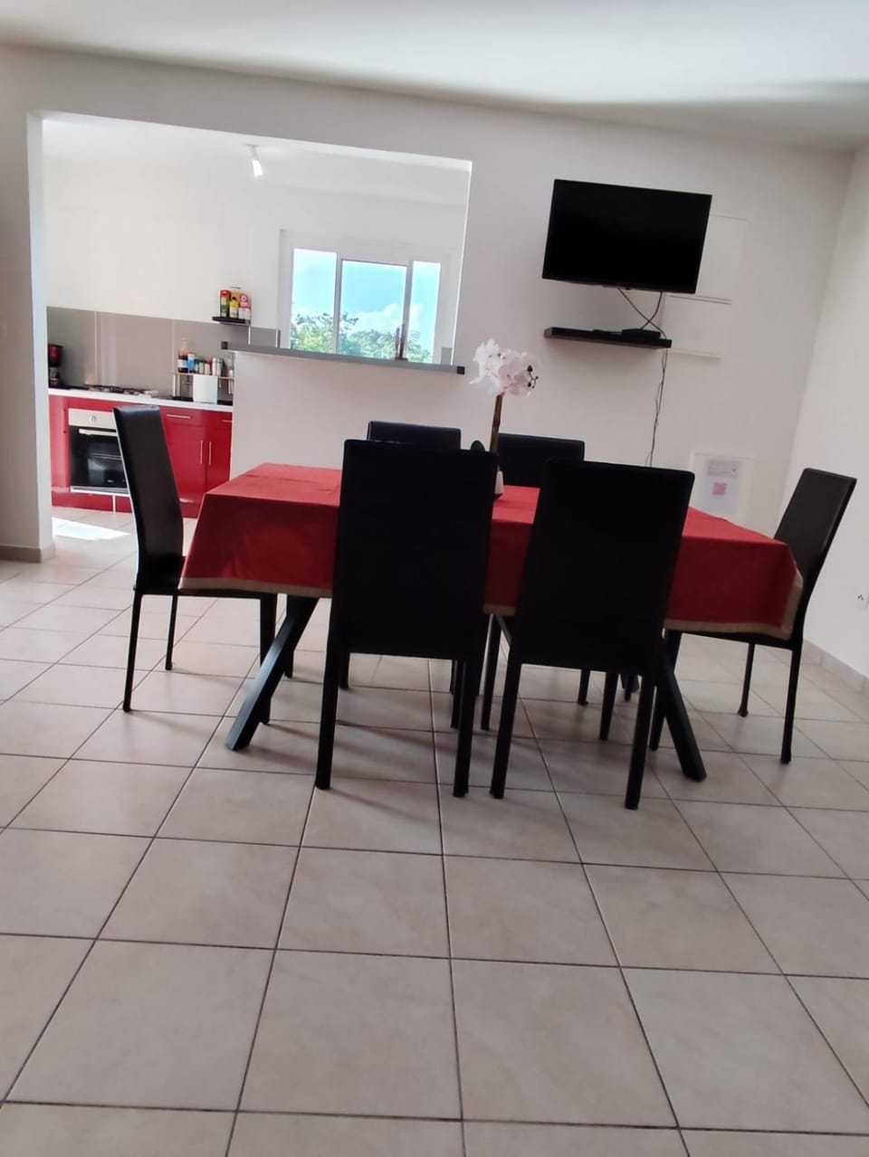 TV and multimedia, Living room, Dining area