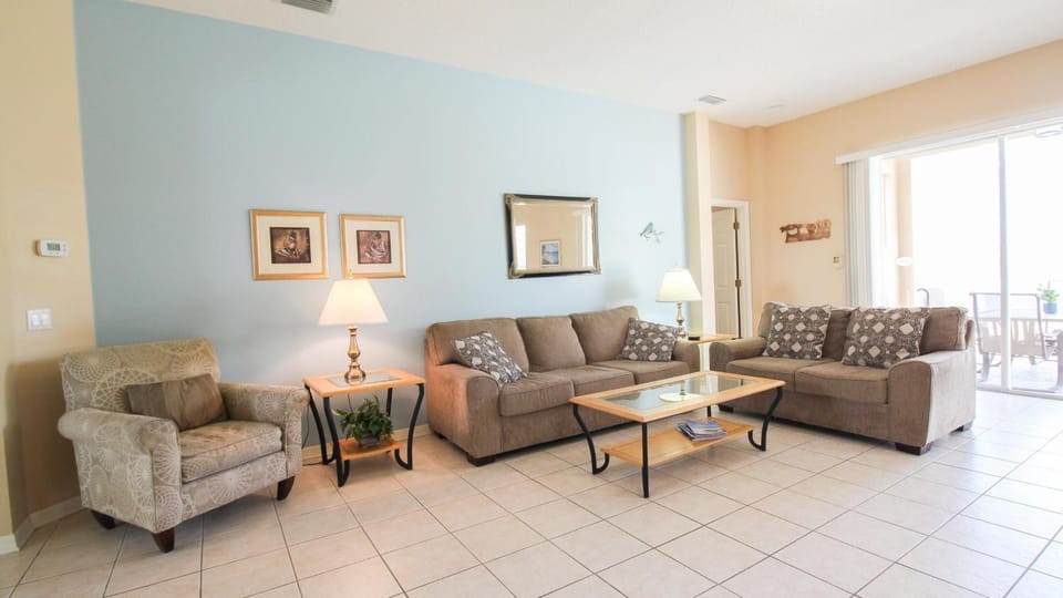 Sabal Harbour pool home with lake views - Harbour Happiness House in Bradenton