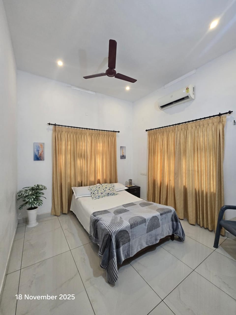 Bed, Photo of the whole room, Bedroom, air conditioner