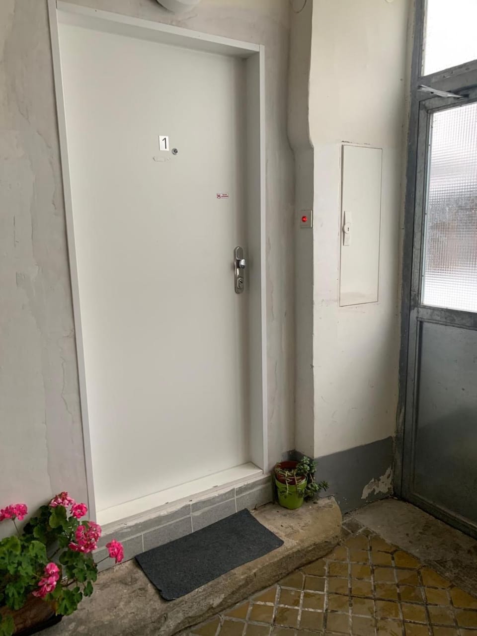 Facade/entrance