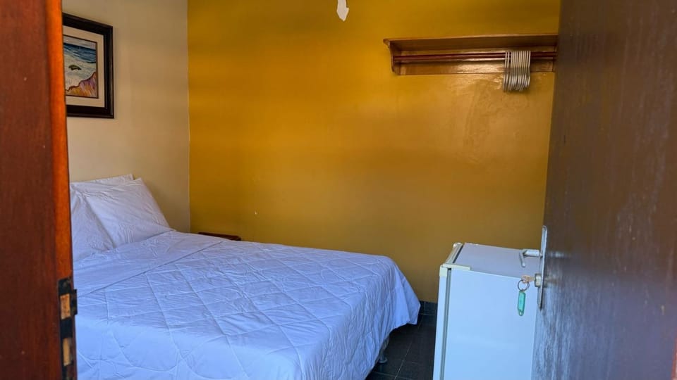 Suites Casa Amarela Hostel in Cabo Frio