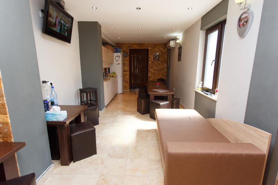Kitchen or kitchenette, Communal kitchen