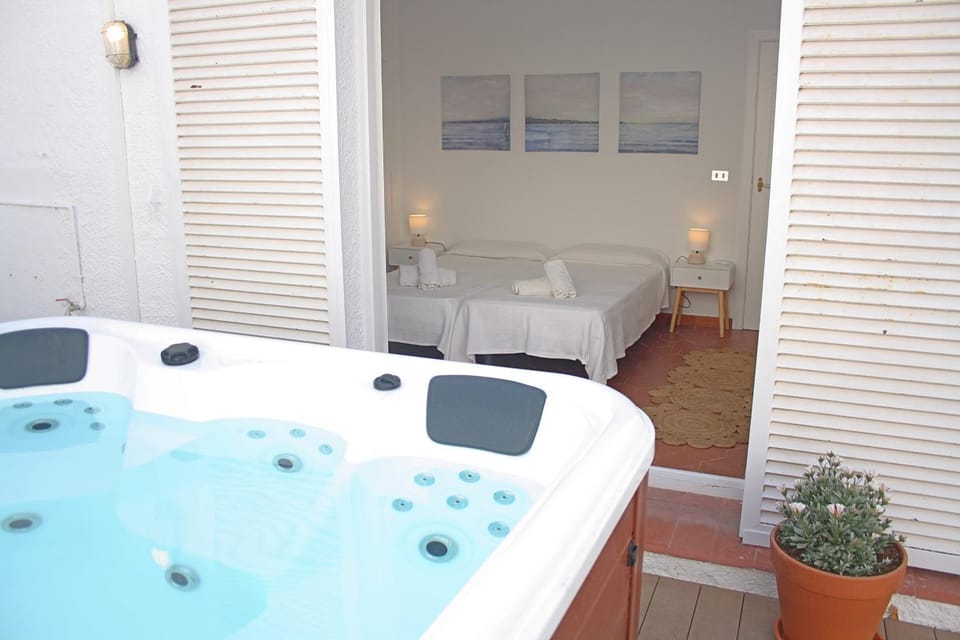 Hot Tub, Balcony/Terrace, Spa and wellness centre/facilities, Spa and wellness centre/facilities
