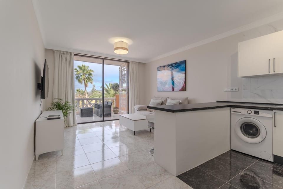 TV and multimedia, Living room, Garden view, Sea view, washing machine