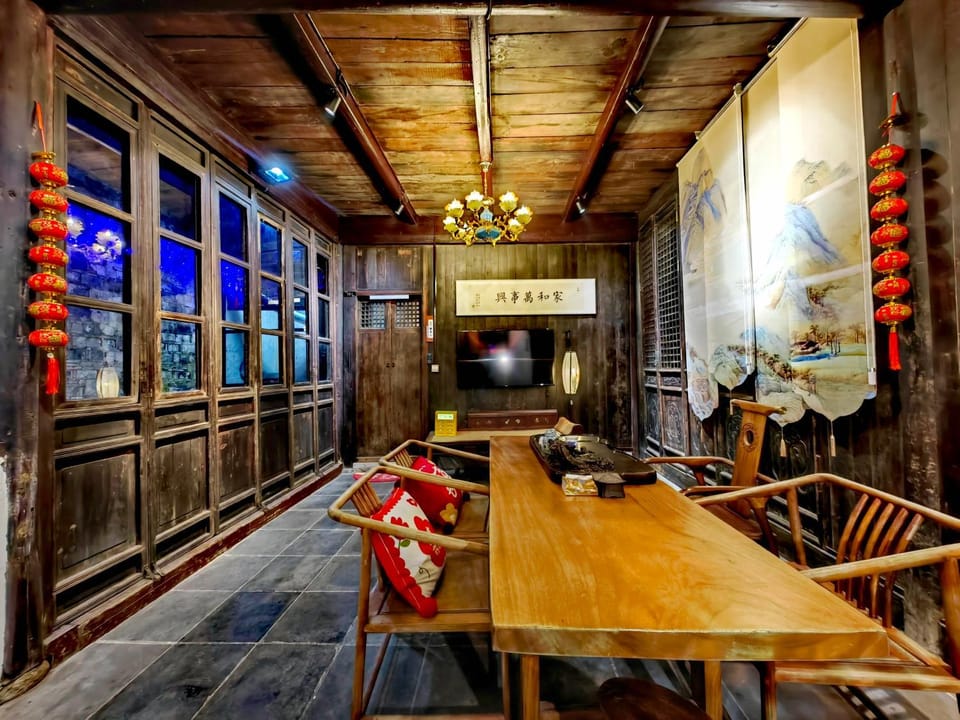 Communal lounge/ TV room