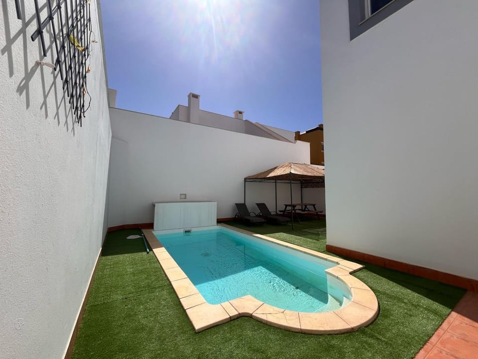 Patio, Day, Pool view, Swimming pool, Swimming pool, sunbed