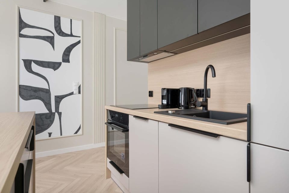 Coffee/tea facilities, Kitchen or kitchenette, dishwasher, oven, stove