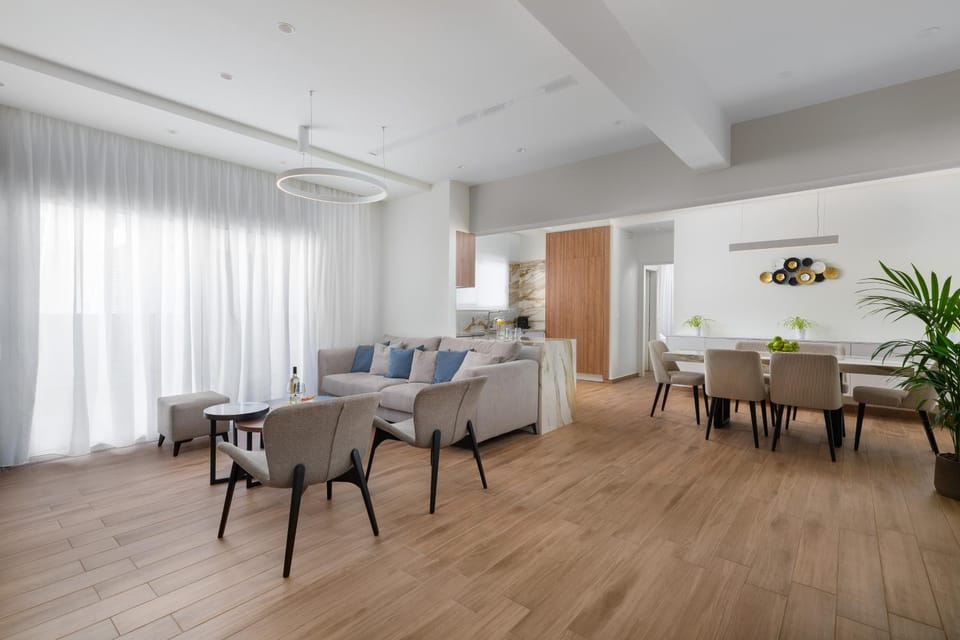 Living room, Seating area, Dining area