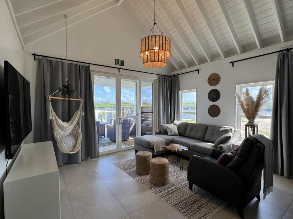 Peace of Mind and Mistico Beach Club plus Boat Shuttle Villa in Corozal District