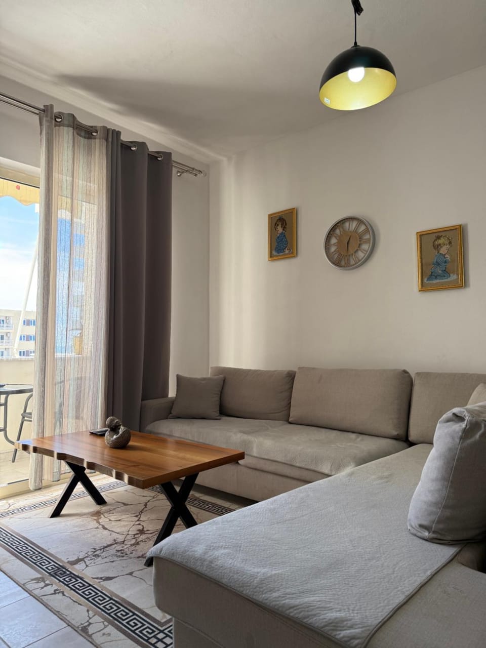 Bed, Living room, Photo of the whole room, Seating area, Dining area, Bedroom