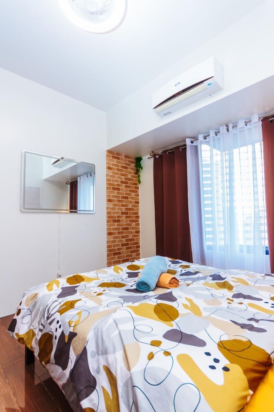 Bed, TV and multimedia, Photo of the whole room, Bedroom, air conditioner