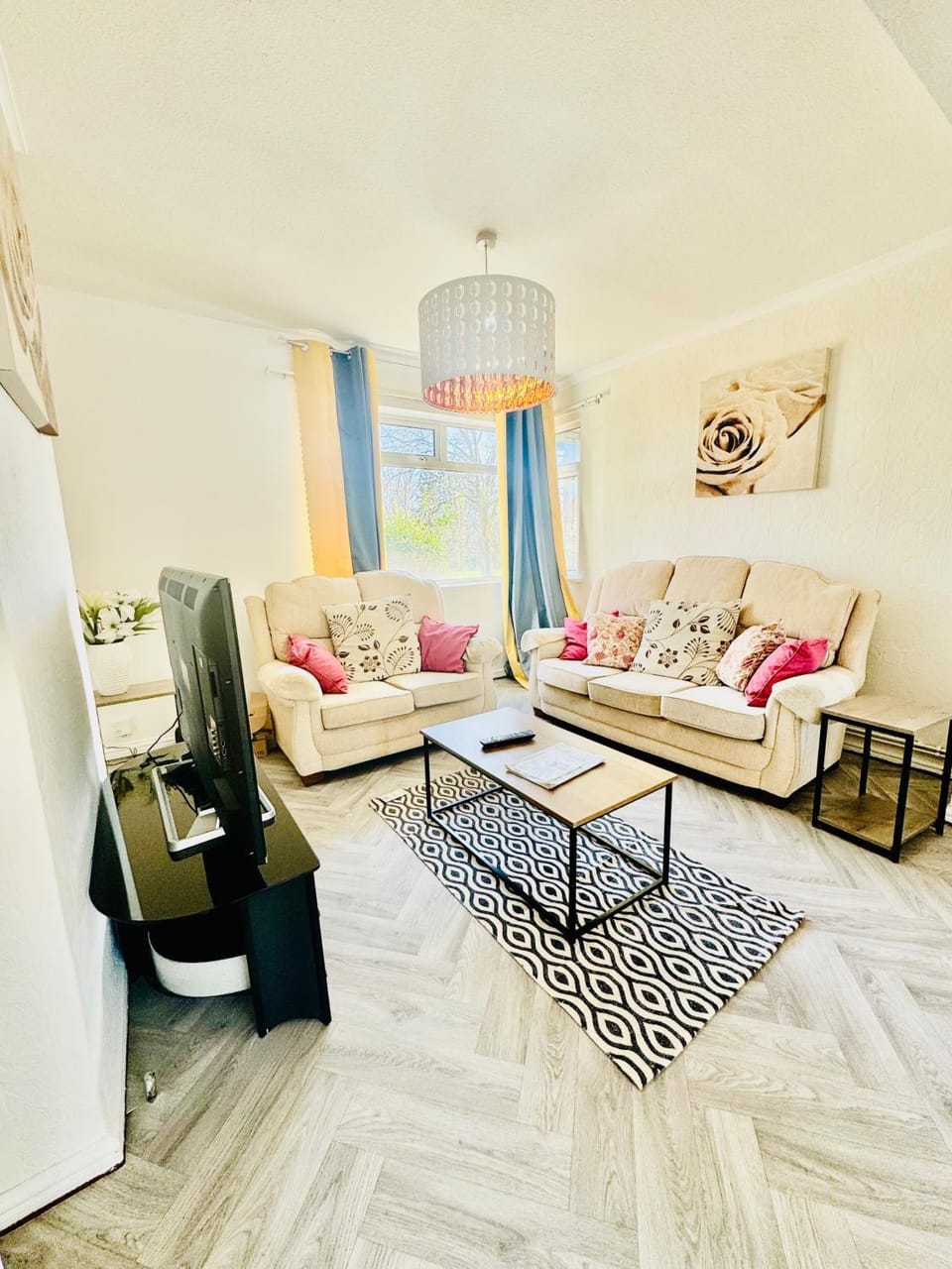 TV and multimedia, Living room, Seating area