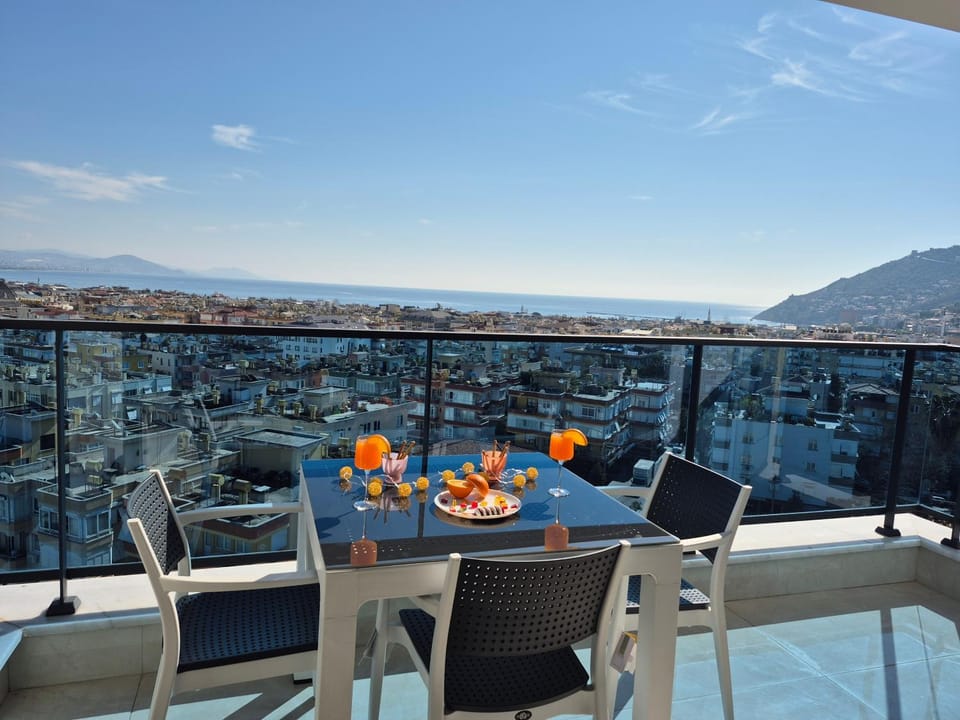 Day, Natural landscape, Balcony/Terrace, City view, Mountain view