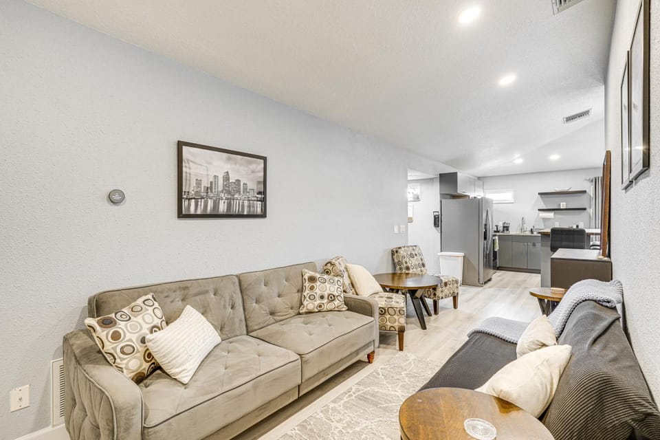 Pasture & Pond Views: Lovely Lutz Apartment Apartment in Tampa