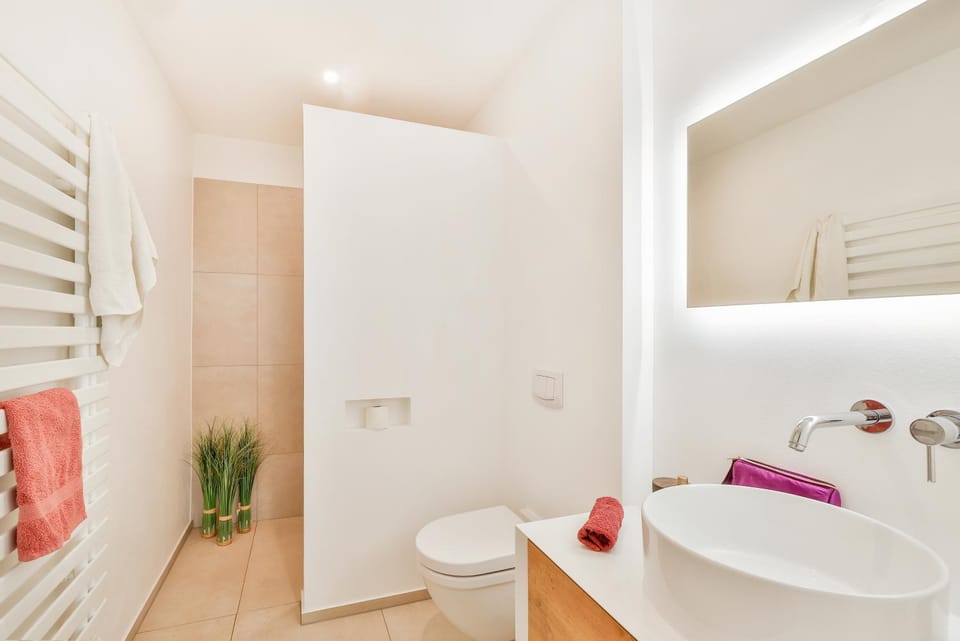 Shower, Toilet, Bathroom, towels