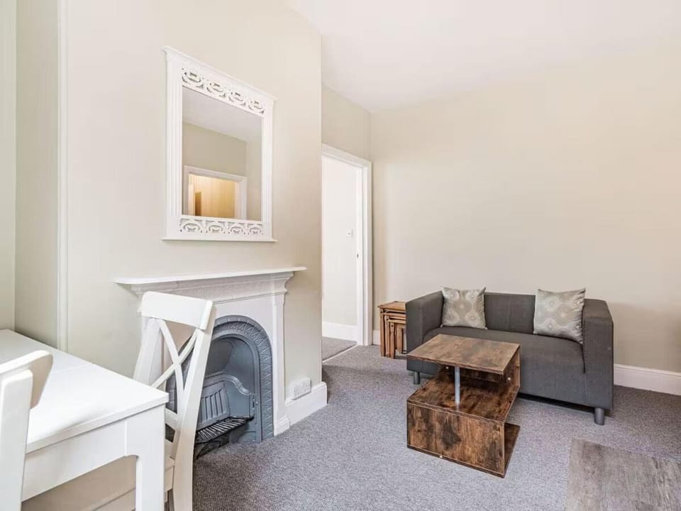 Coastal Apartment with Sea View 2 Minutes from Beach and Town Center Apartment in Cromer
