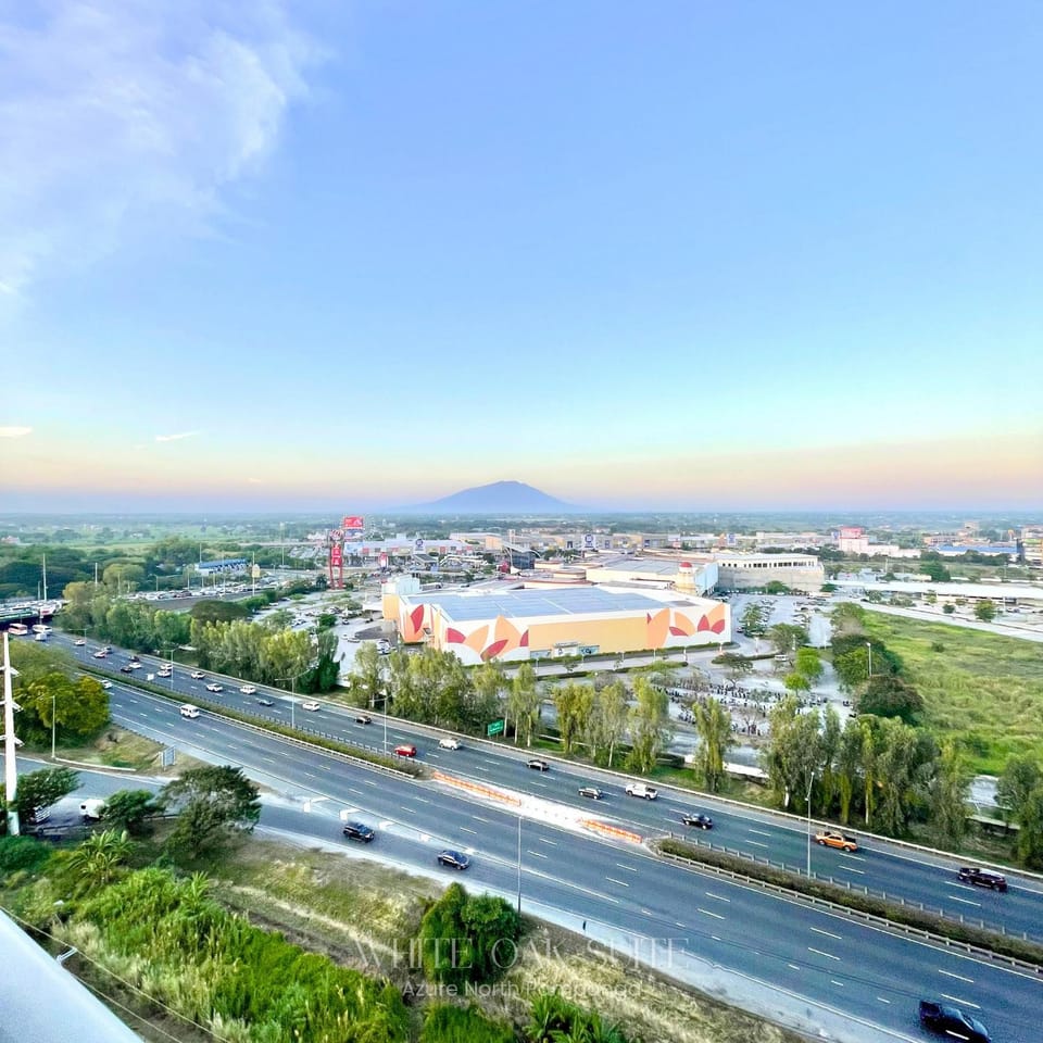 Suite - One Bedroom Corner Unit with Huge Balcony & Mt Arayat View Apartment in Calabarzon