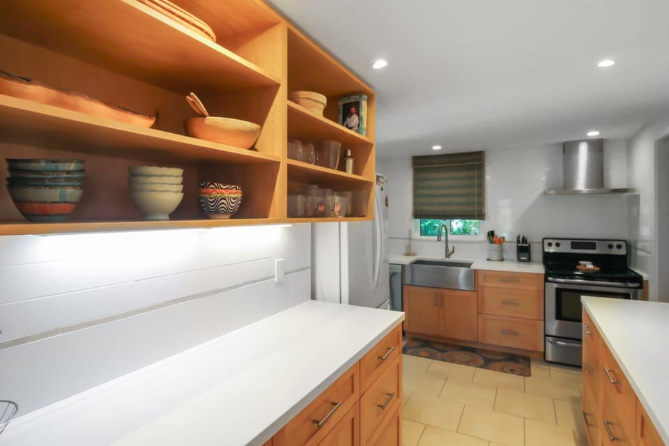 Zen 2BR home 10 min from Siesta Key - Palm Garden House in Gulf Gate Estates