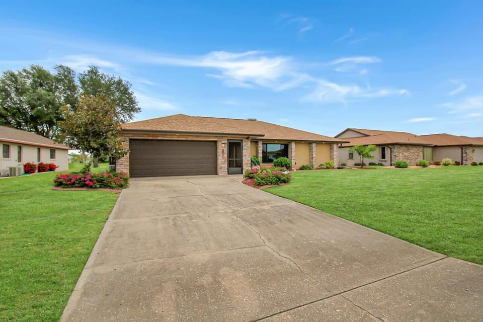 Property building, Day, Neighbourhood, Natural landscape