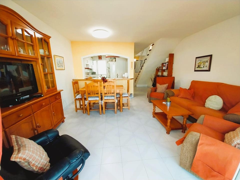 TV and multimedia, Living room, Dining area