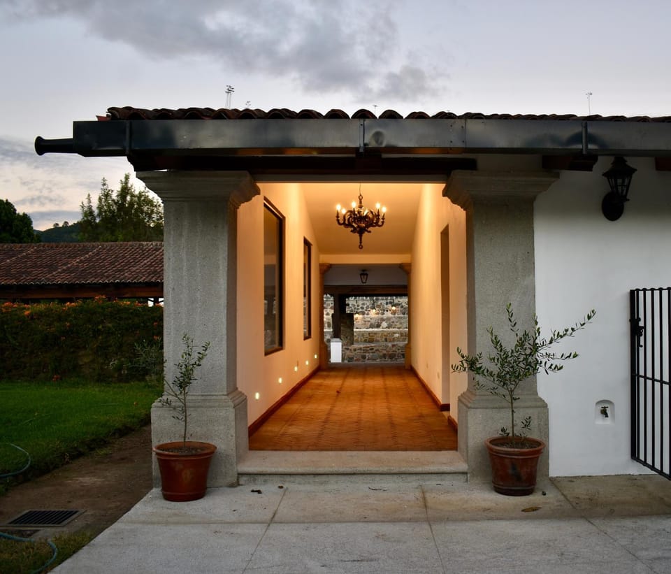 Facade/entrance