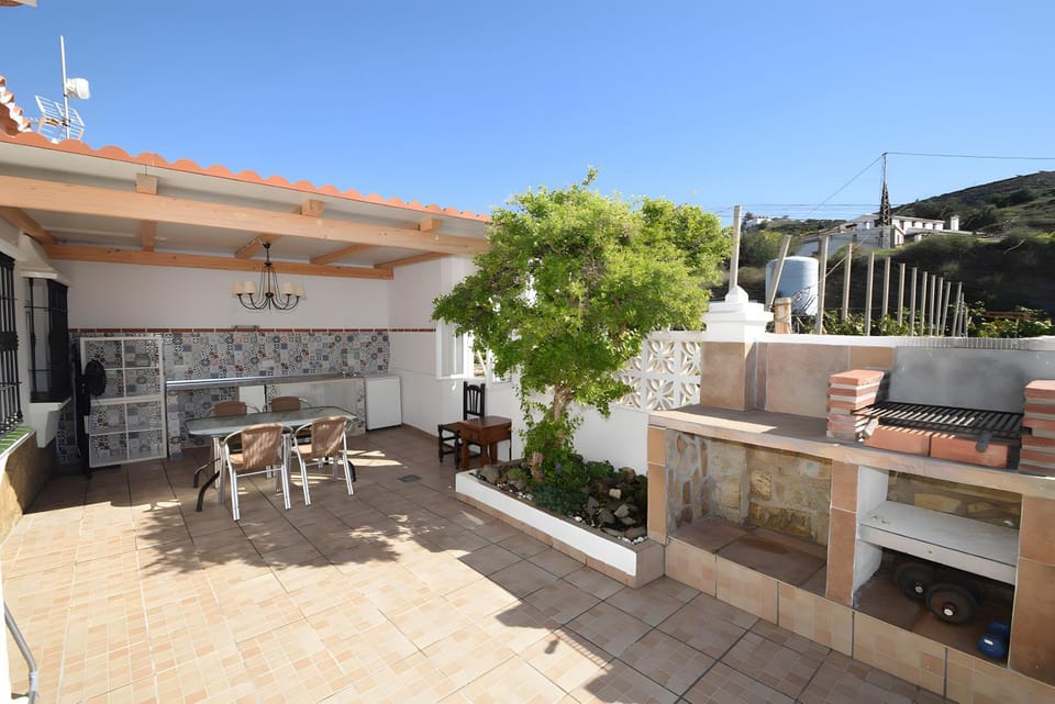 Property building, Balcony/Terrace, Living room
