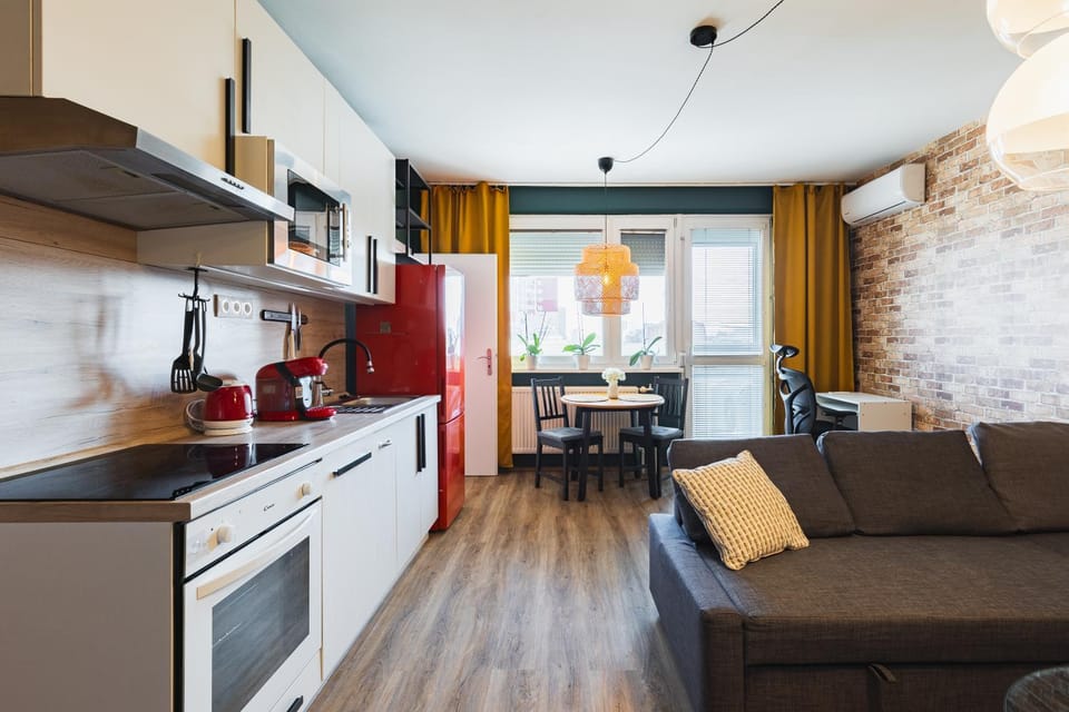 Kitchen or kitchenette, Living room, Seating area, Dining area, dishwasher, oven, stove
