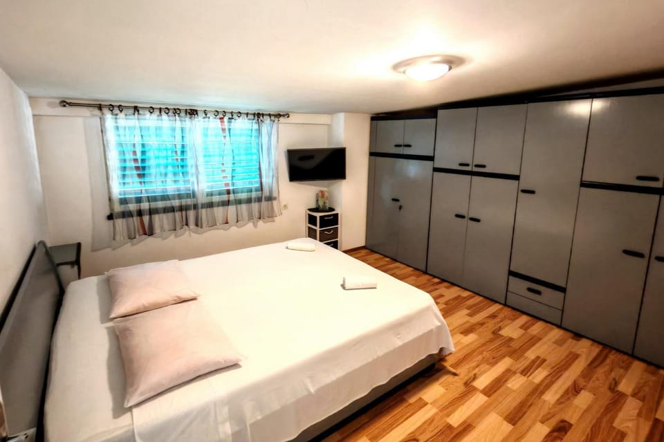 TV and multimedia, Bedroom