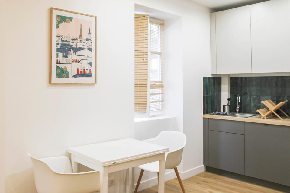 Charming apartment in the heart of the 18th Apartment in Paris