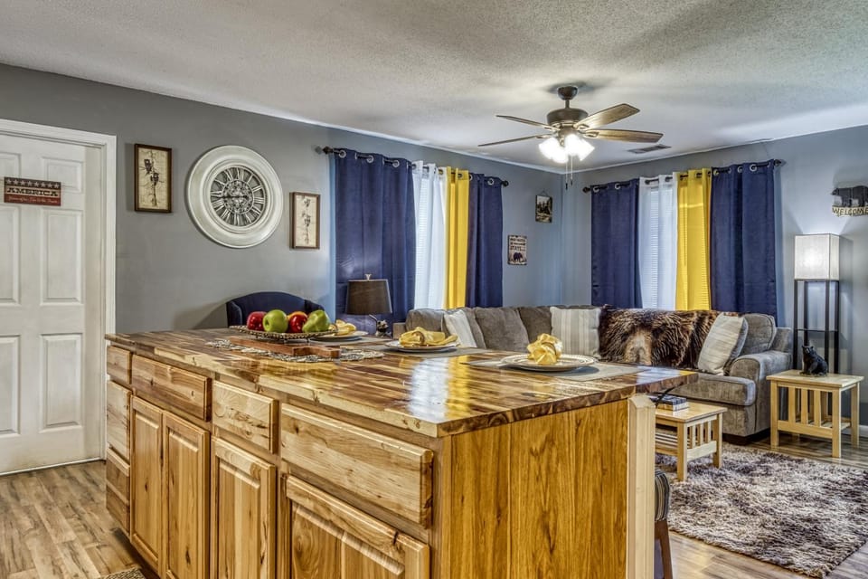 Living room, Decorative detail, Seating area, pet friendly