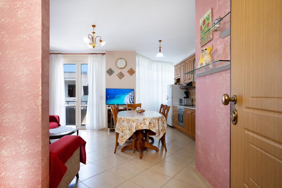 Kitchen or kitchenette, Living room, Dining area