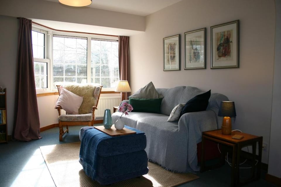 Church Cottage with sunny garden House in Ayr