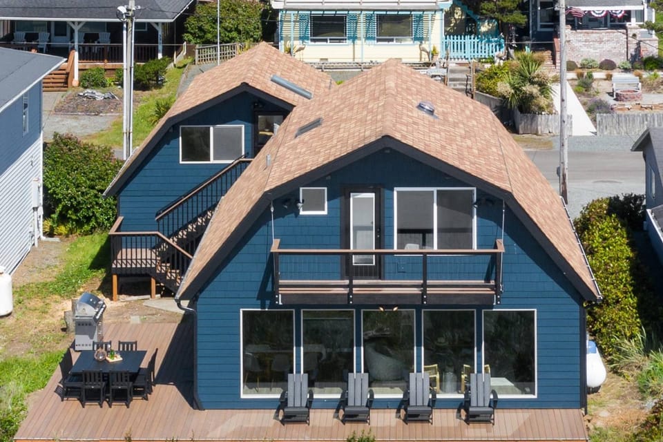 Seas the Day. House in Rockaway Beach