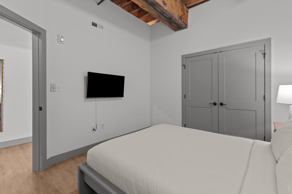 Brick & Bed Riverfront Lofts, G 301 Apartment in Saint Louis