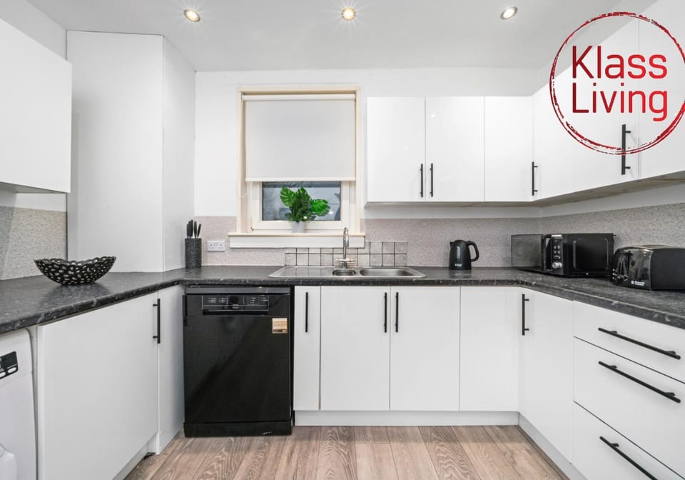 Coffee/tea facilities, Kitchen or kitchenette, Decorative detail, Guests, group of guests, Family