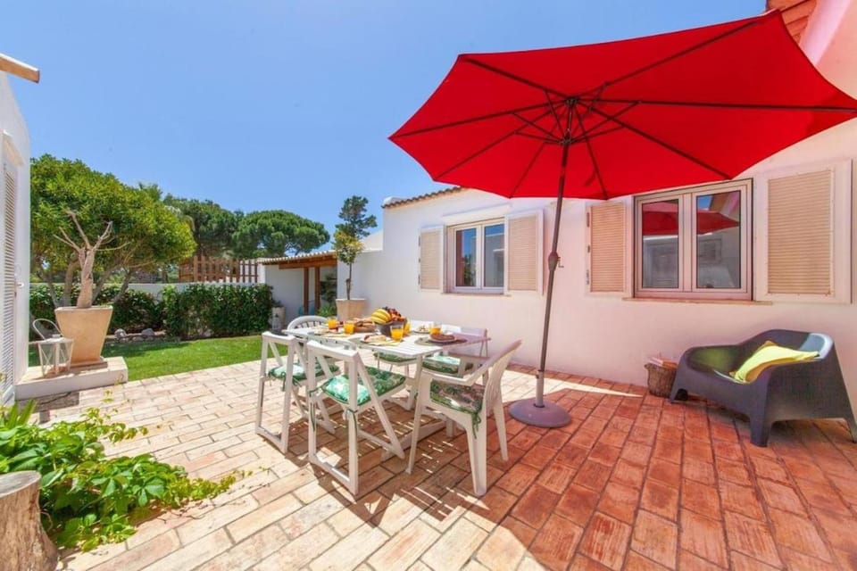 Patio, Garden, Dining area, Garden view