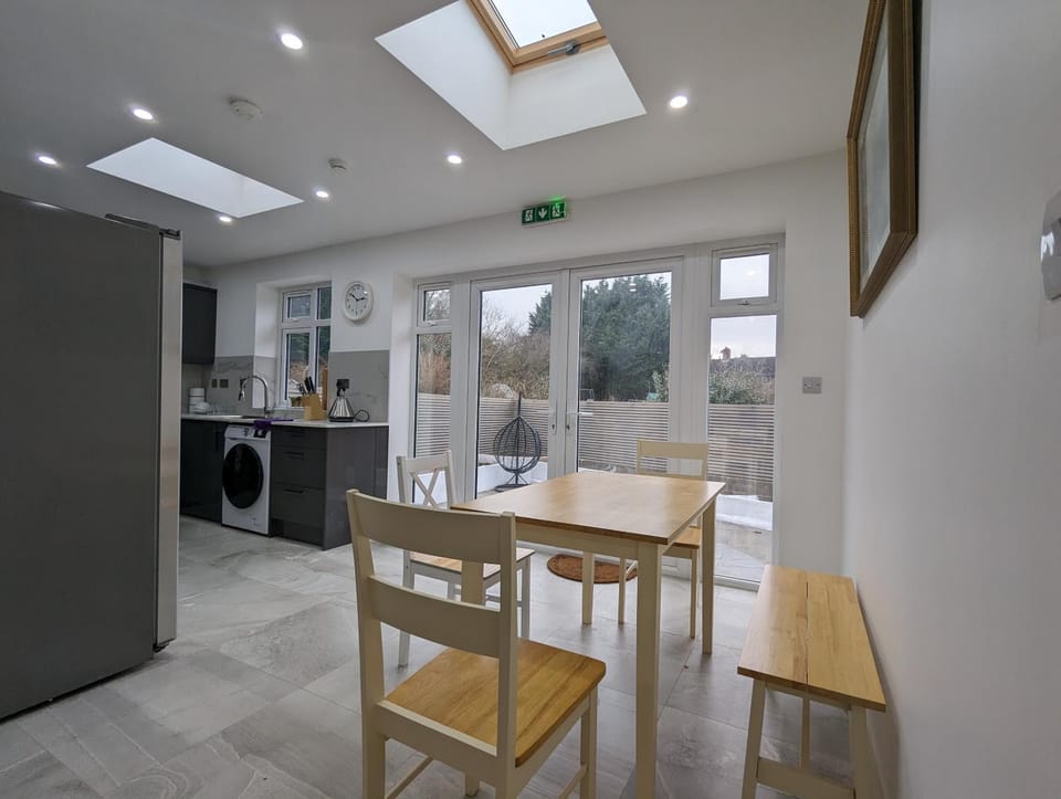 5 Ensuite Bedroom House Near Centre Free Parking House in York