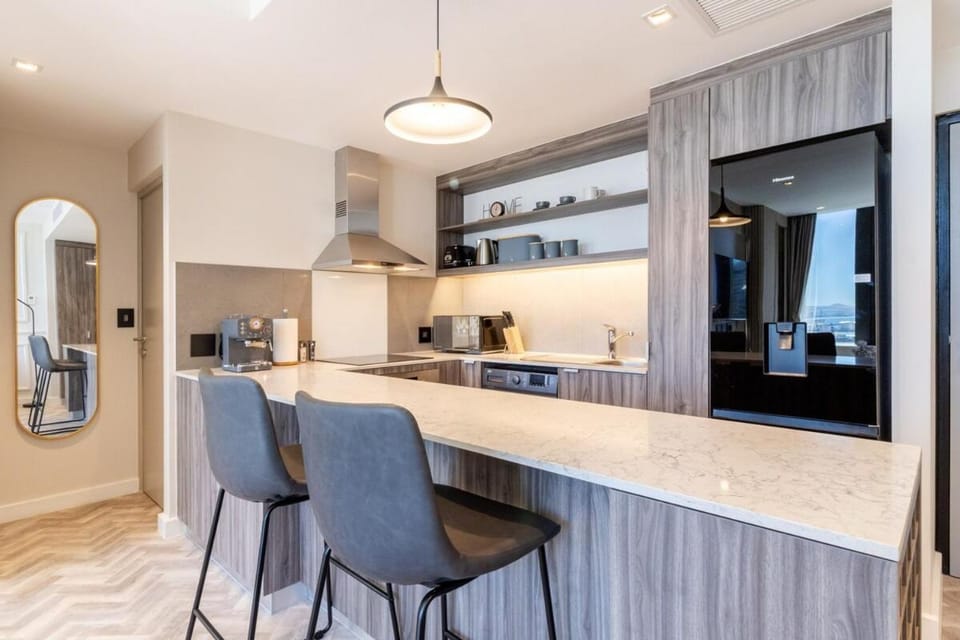 Foreshore Place Elegant Studio in CBD Apartment in Cape Town