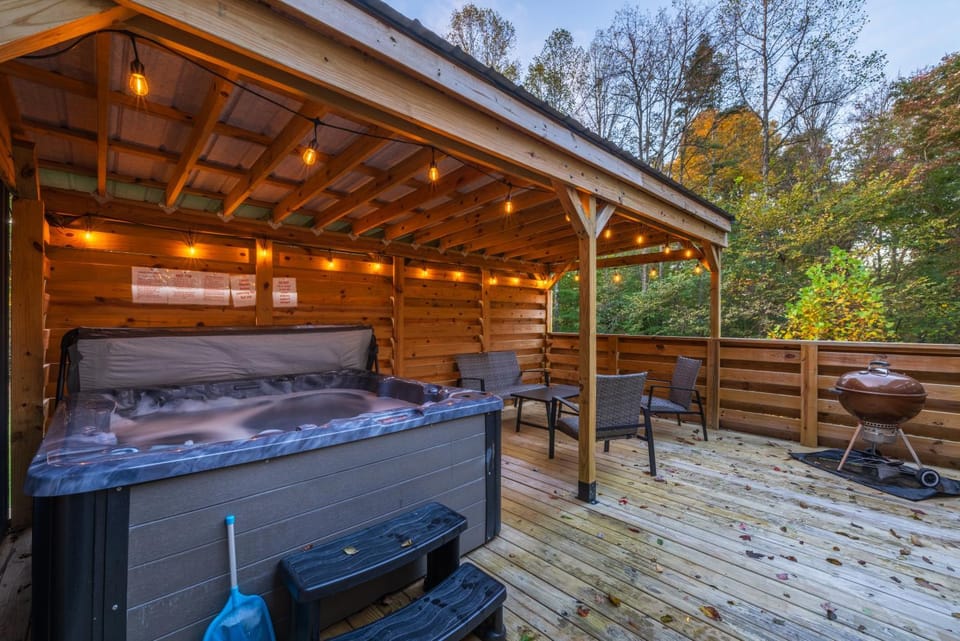 Patio, Natural landscape, BBQ facilities, Hot Tub, Hot Tub