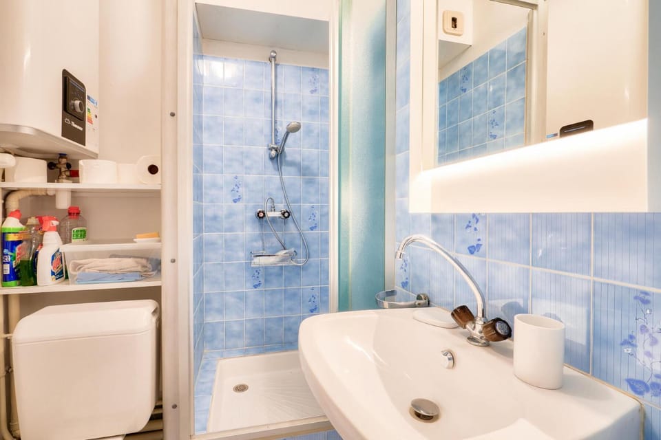 Shower, Toilet, Bathroom