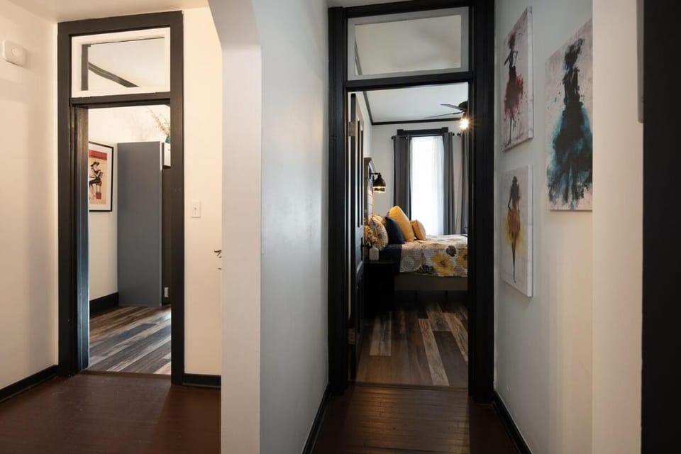Blame Jaime - downtown, the heart of all the fun! Apartment in Port Clinton