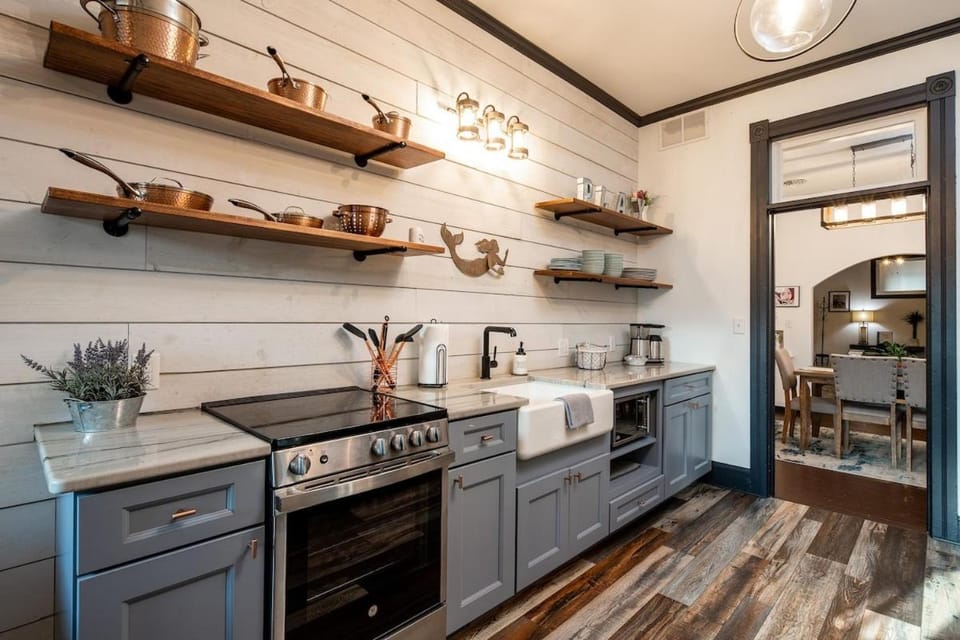 Blame Jaime - downtown, the heart of all the fun! Apartment in Port Clinton