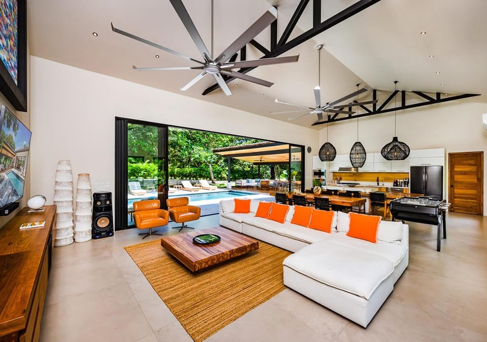 TV and multimedia, Living room, Garden view, Entertainment, air conditioner