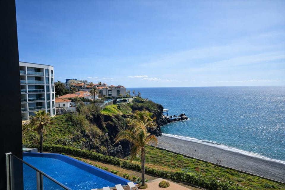 Nearby landmark, Sea view, Swimming pool