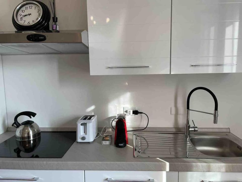 Appartamento a Cecina sul Lago di Garda Apartment in Lake Garda