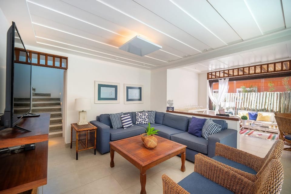 TV and multimedia, Living room, Dining area