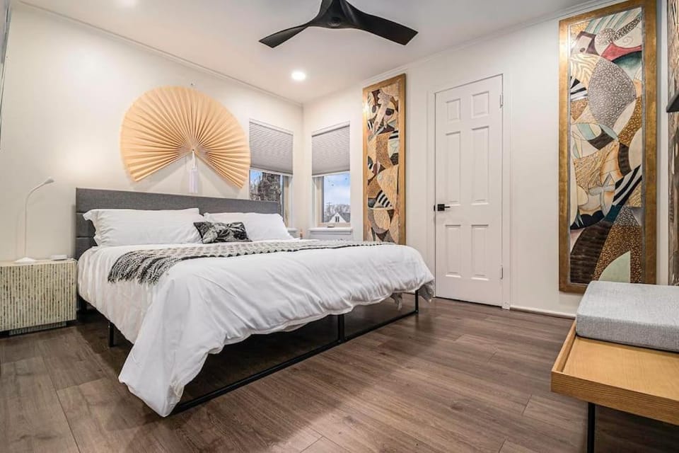 Relaxing Spot with Zen Garden & Year-Round Hot Tub House in Omaha